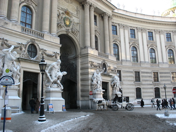 Описание: D:\fff\Vienna_files\image128.jpg
