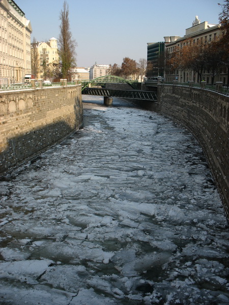 Описание: D:\fff\Vienna_files\image202.jpg